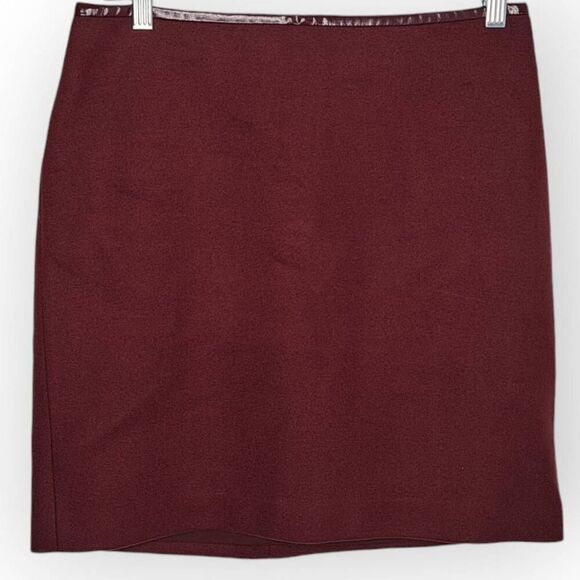 White Hose Black Market Women's Solid Boot Mini Skirt Deep Garnet size 2 NWT - Picture 1 of 7